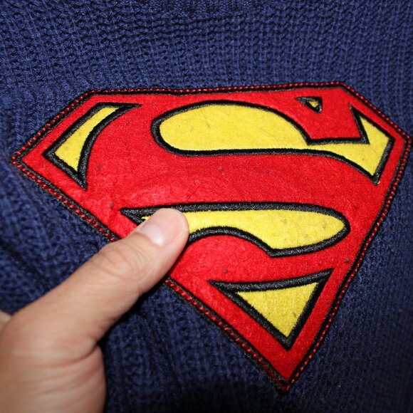 FREE WITH ANY BUY!❤️original SUPERMAN kids sweater 6T embroidered big logo - Picture 2 of 5